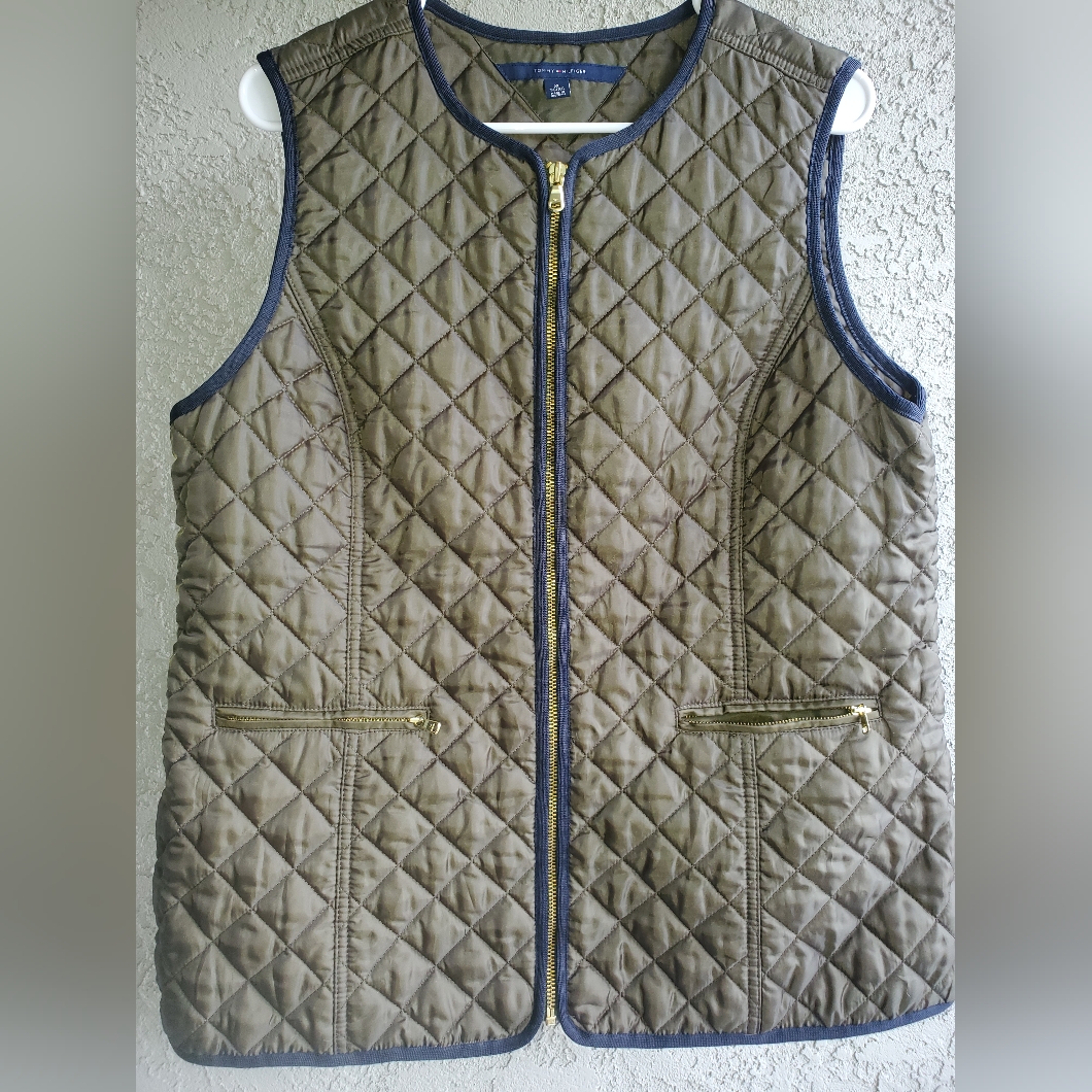 Free With Purchasetommy Hilfiger Diamond Quilted Vest.